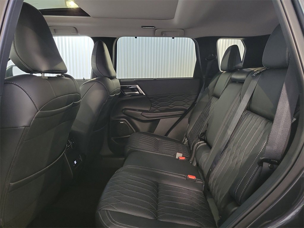 New 2025 Mitsubishi Outlander SEL image 12