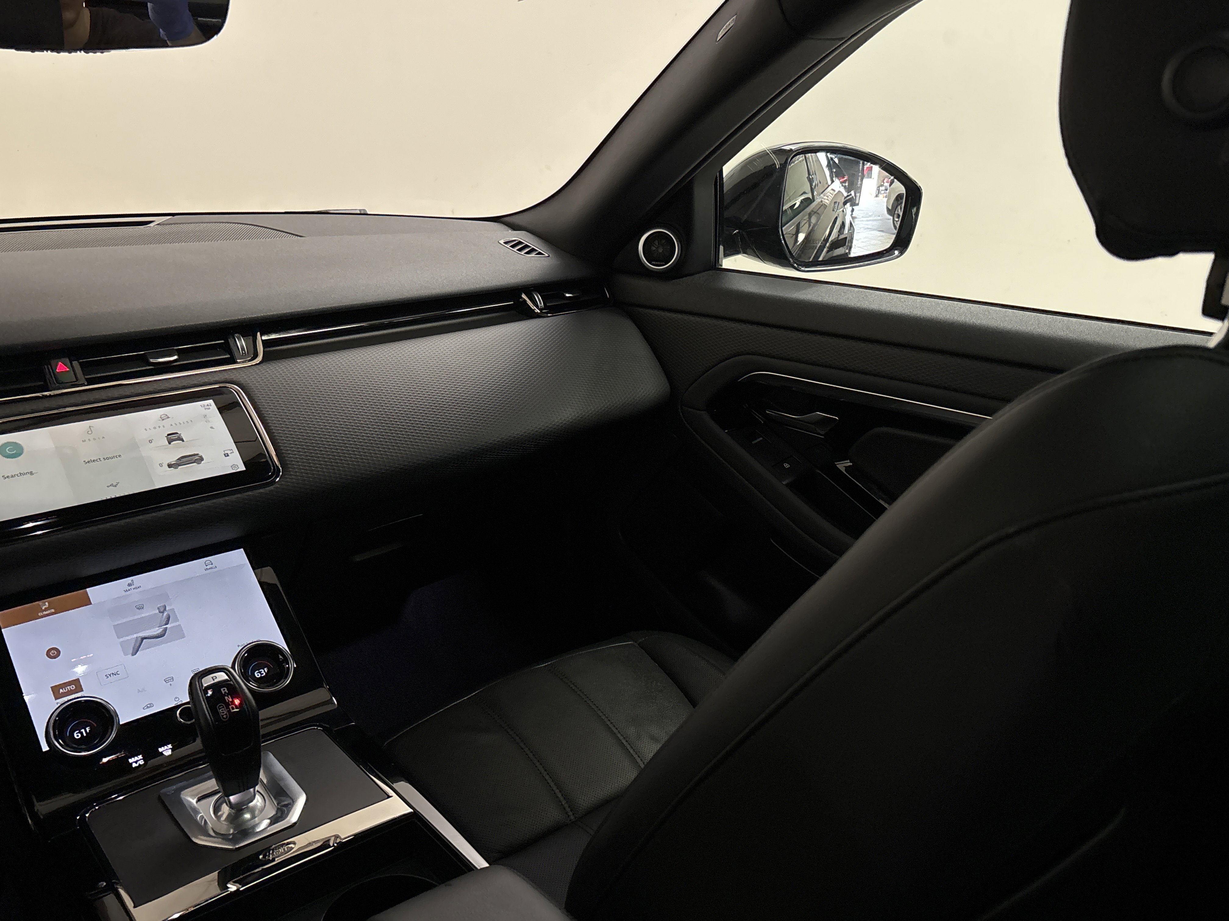 Used 2023 Land Rover Range Rover Evoque R-Dynamic S image 25