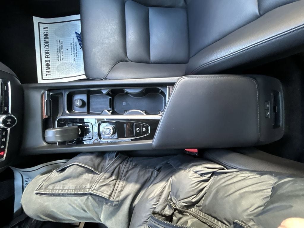 Certified 2023 Volvo V60 B5 Cross Country Plus AWD/4WD image 21