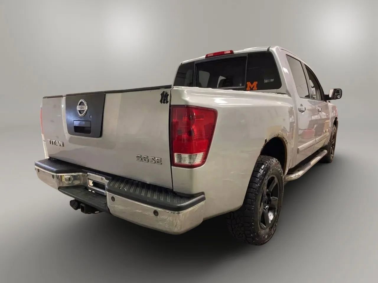 Used 2005 Nissan Titan SE w/ (W01) Utility Bed Pkg image 4