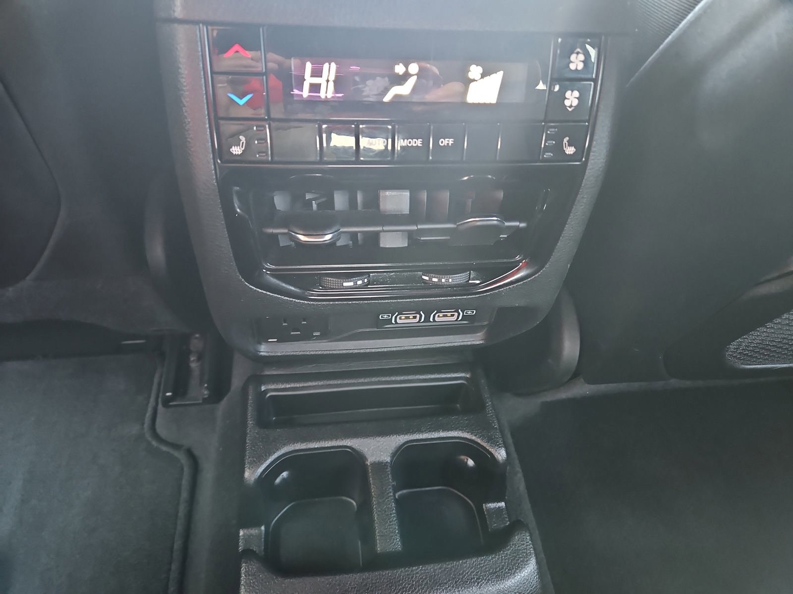 Used 2024 Jeep Grand Cherokee L Limited w/ Luxury Tech Group II AWD/4WD image 20