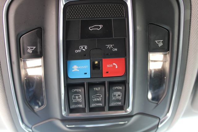 Used 2021 Jeep Grand Cherokee L Limited AWD/4WD image 34