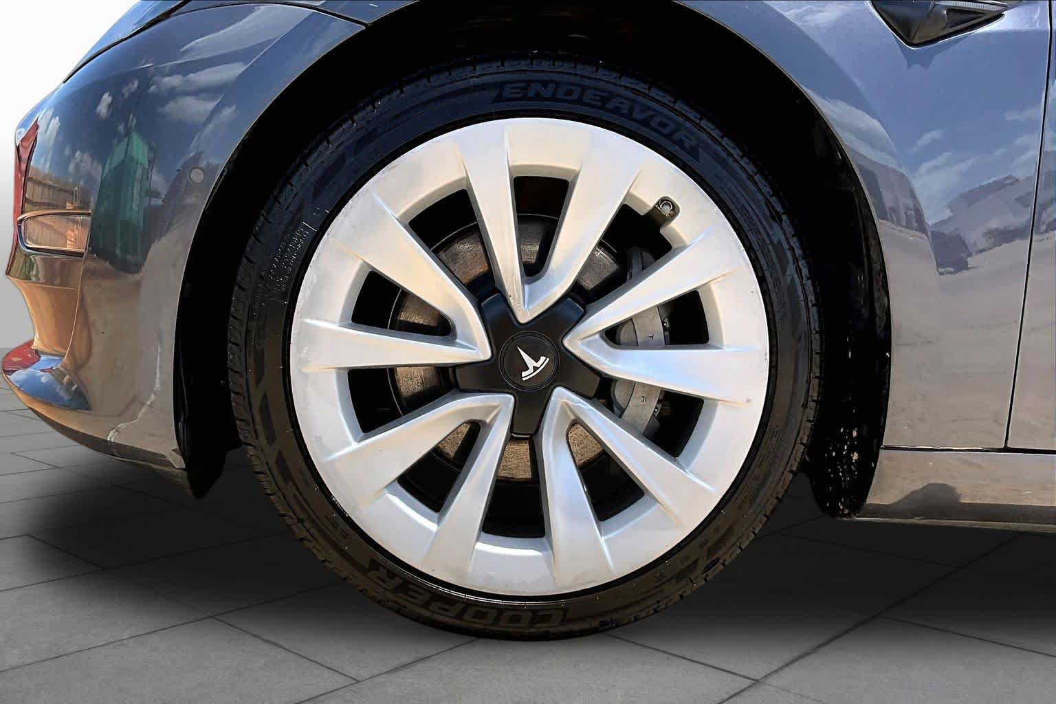 Used 2022 Tesla Model 3 Standard Range RWD image 7
