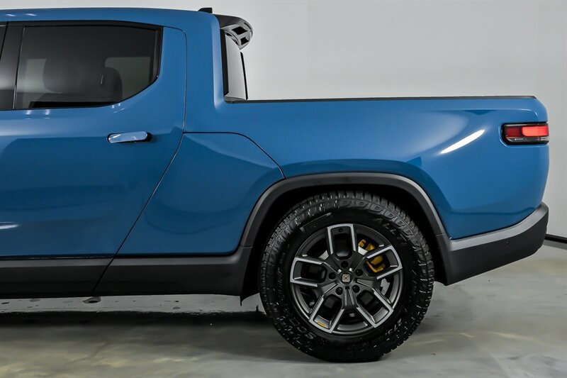 Used 2025 Rivian R1T Premium AWD/4WD image 9