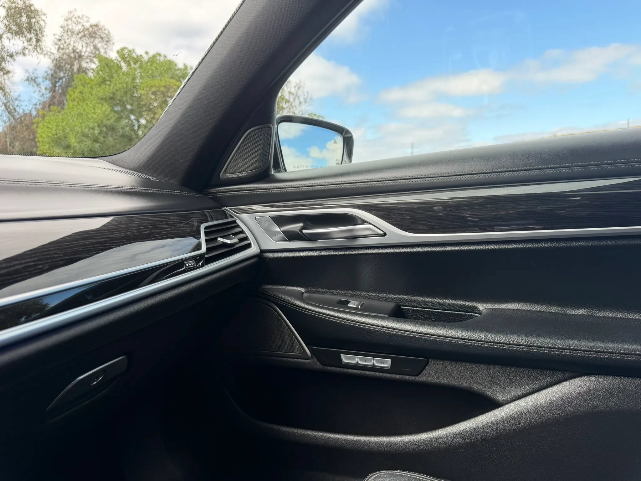 Used 2017 BMW 740i RWD image 38