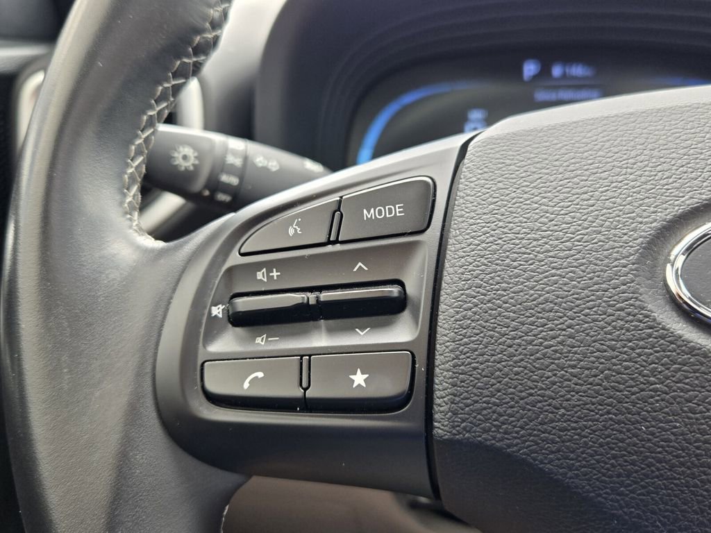 Certified 2024 Hyundai Venue SEL FWD image 24