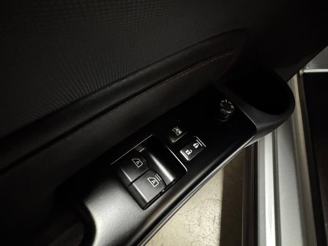 Used 2007 Nissan 350Z NISMO RWD image 12