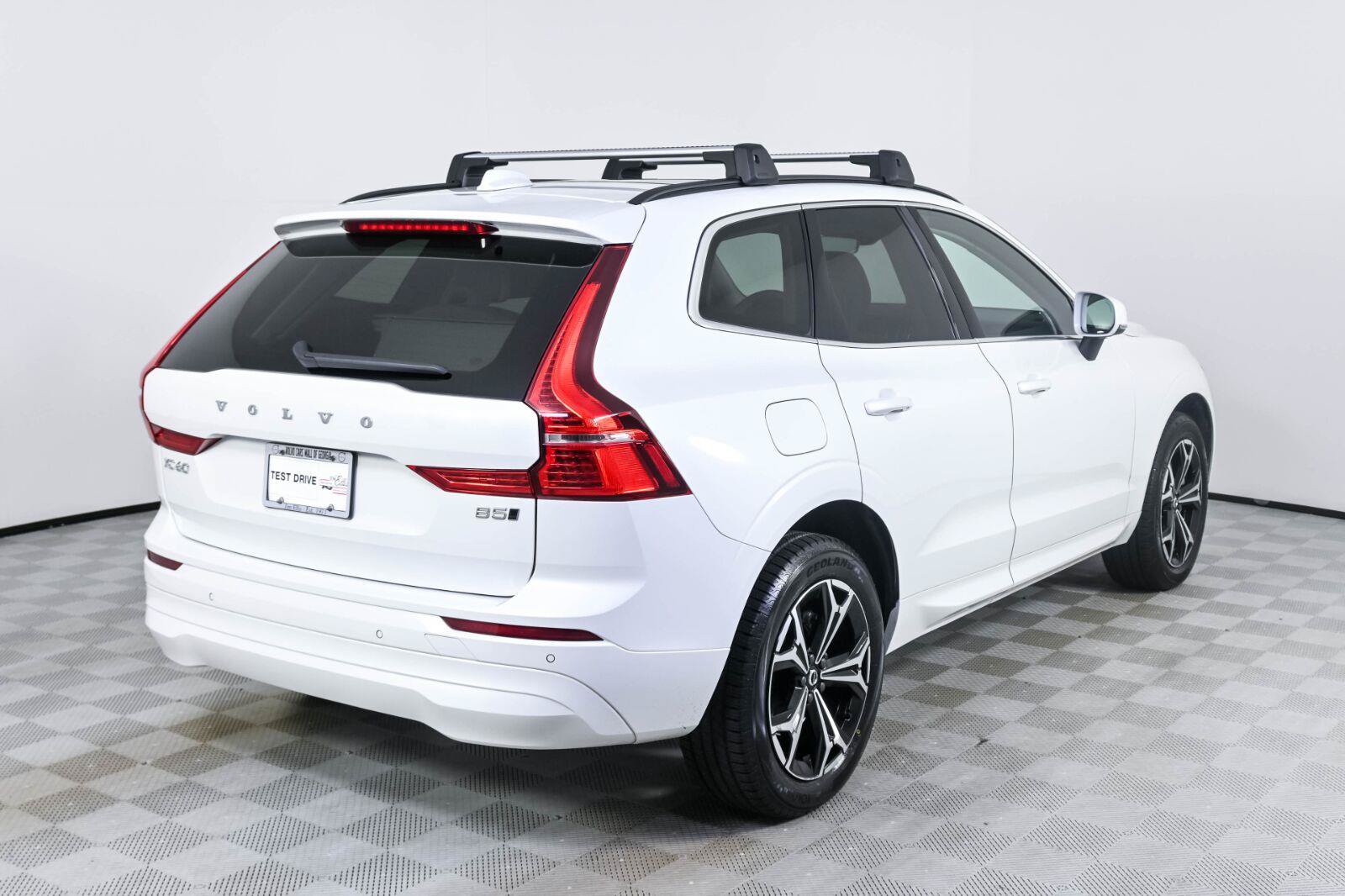 Certified 2022 Volvo XC60 B5 Momentum w/ Protection Package AWD/4WD image 25