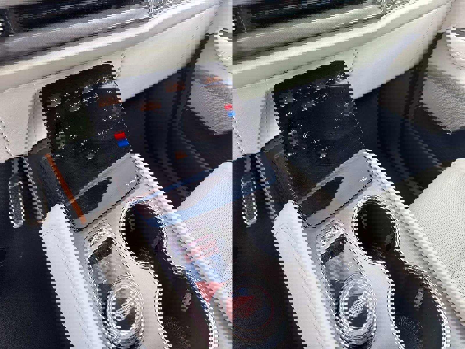 New 2026 Cadillac Vistiq Luxury w/ LPO, Floor Liner Package image 25