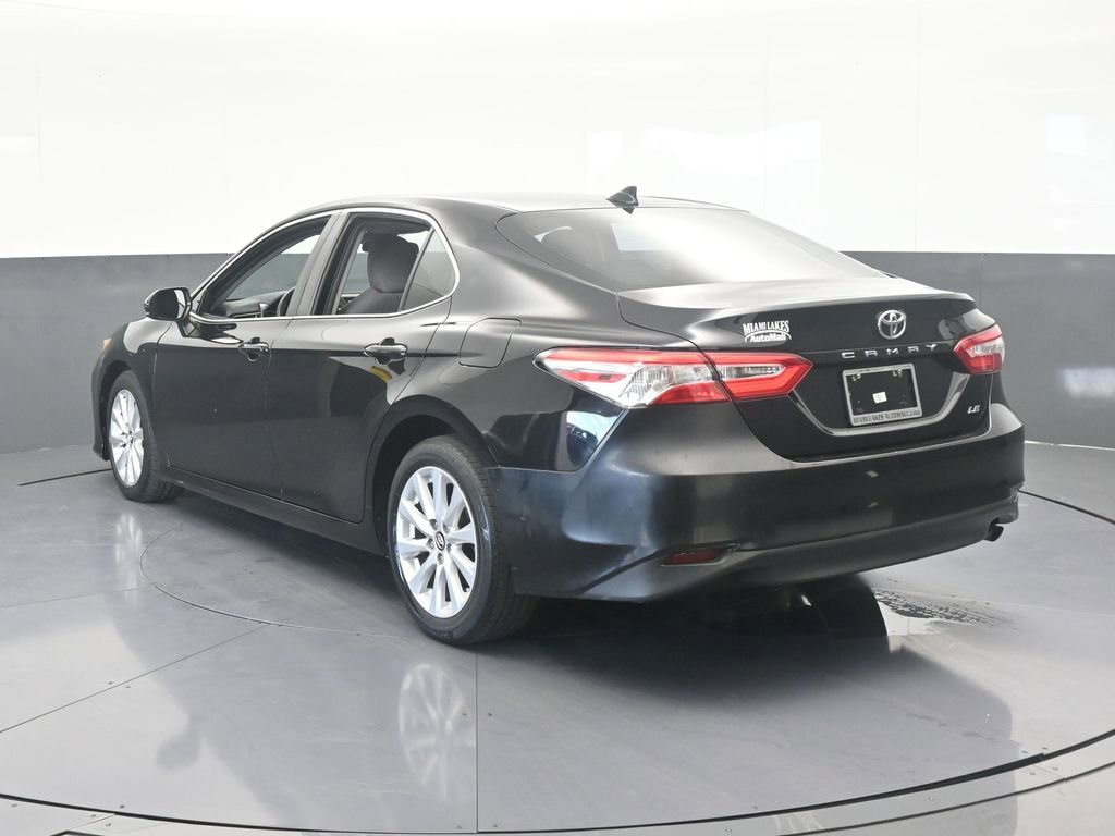 Used 2019 Toyota Camry LE image 4