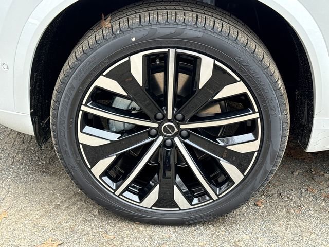 New 2026 Volvo XC90 B6 Ultra w/ Protection Package image 8