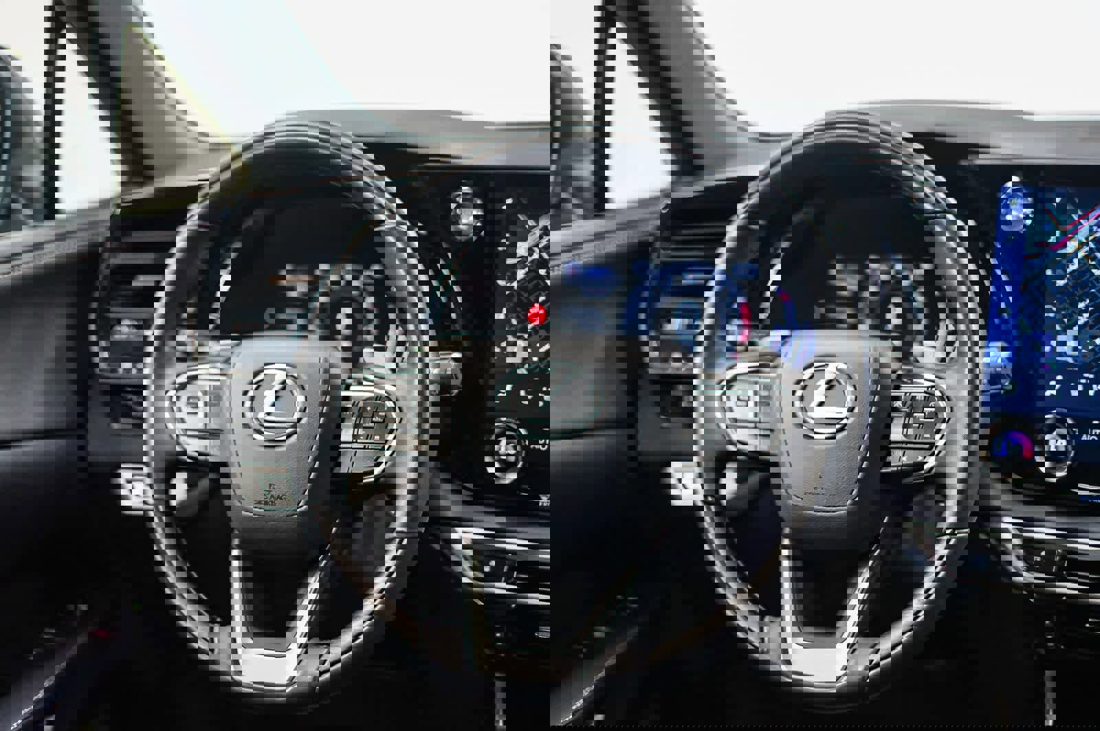 Used 2024 Lexus RX 350 Premium w/ Accessory Package (Z1) image 16