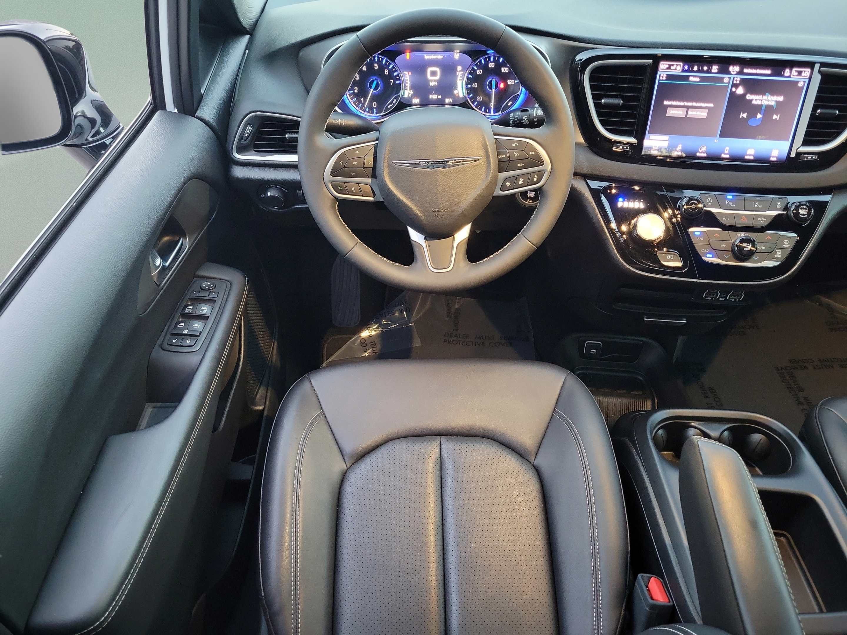 Used 2025 Chrysler Voyager LX FWD image 8