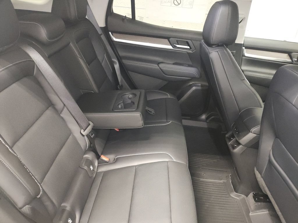 New 2027 GMC Terrain Denali w/ LPO, Floor Liner Package AWD/4WD image 11