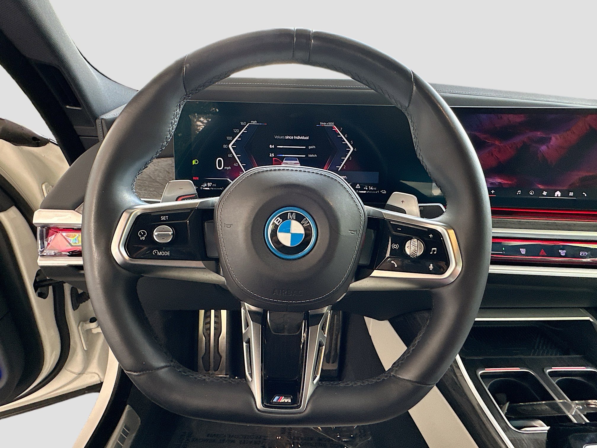 Used 2024 BMW 750e xDrive AWD/4WD image 11