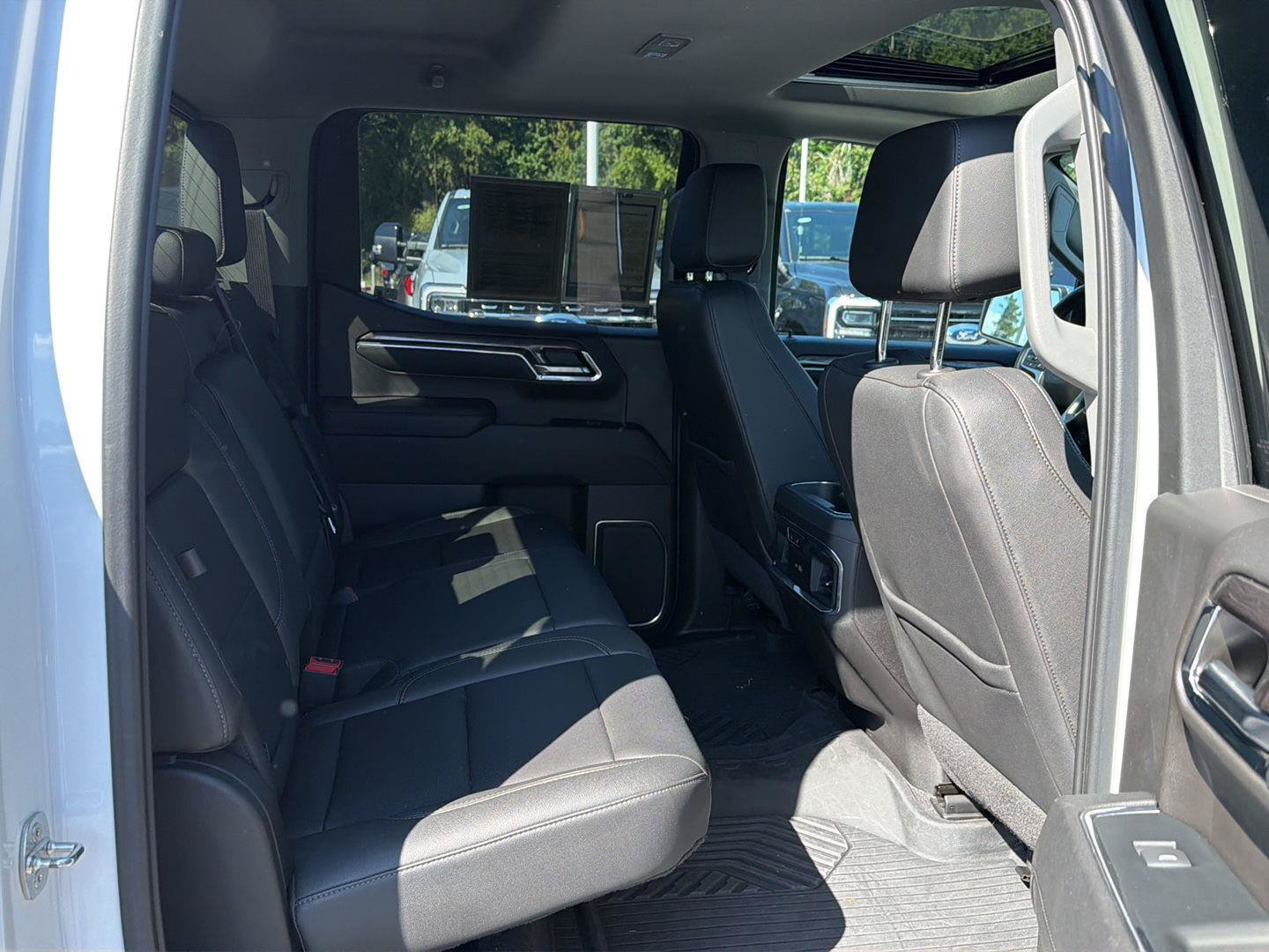 Used 2023 Chevrolet Silverado 1500 LTZ AWD/4WD image 13