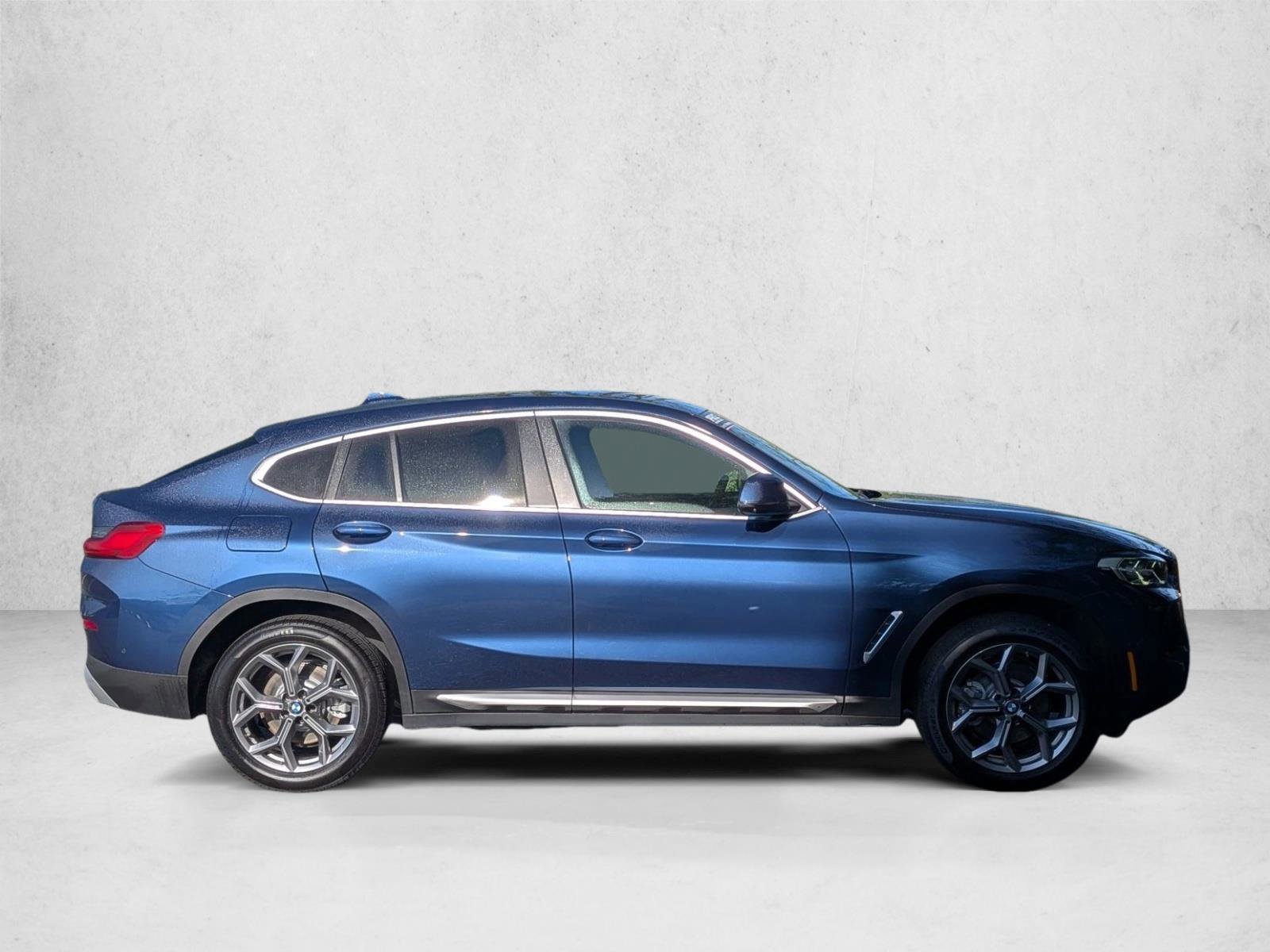 Used 2025 BMW X4 xDrive30i AWD/4WD image 4