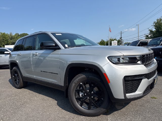 New 2026 Jeep Grand Cherokee Altitude AWD/4WD image 1