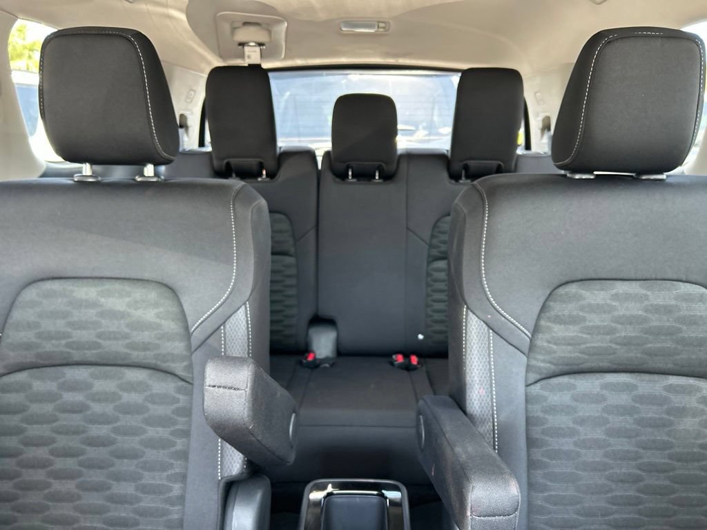 Certified 2025 Nissan Pathfinder SV w/ SV Premium Package FWD image 15