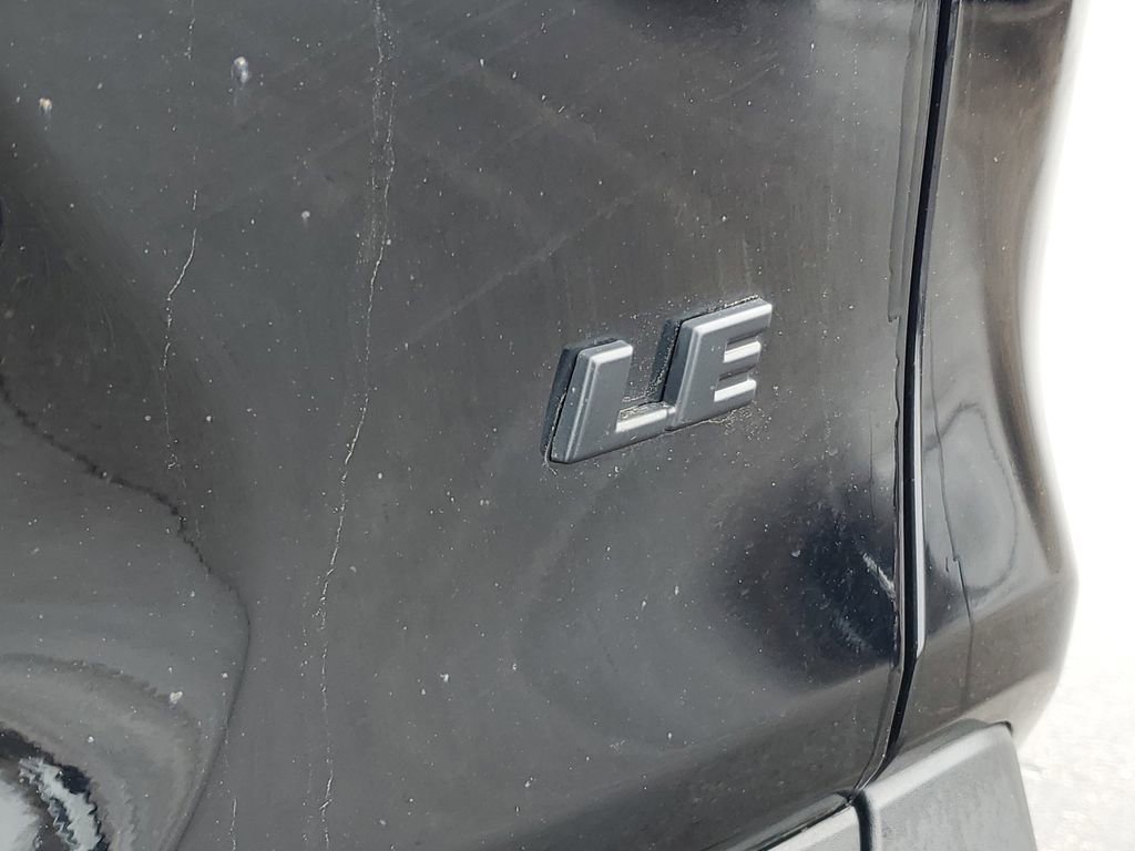 Used 2022 Toyota RAV4 LE image 28