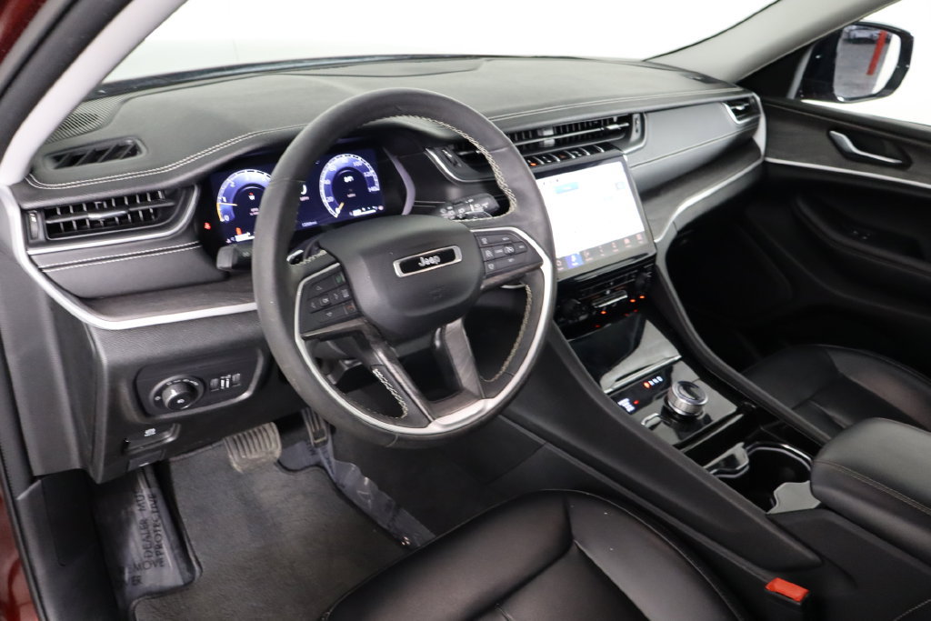 Used 2023 Jeep Grand Cherokee Limited AWD/4WD image 25