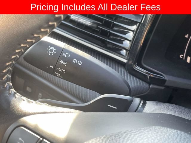 Used 2025 Toyota Camry SE FWD image 27