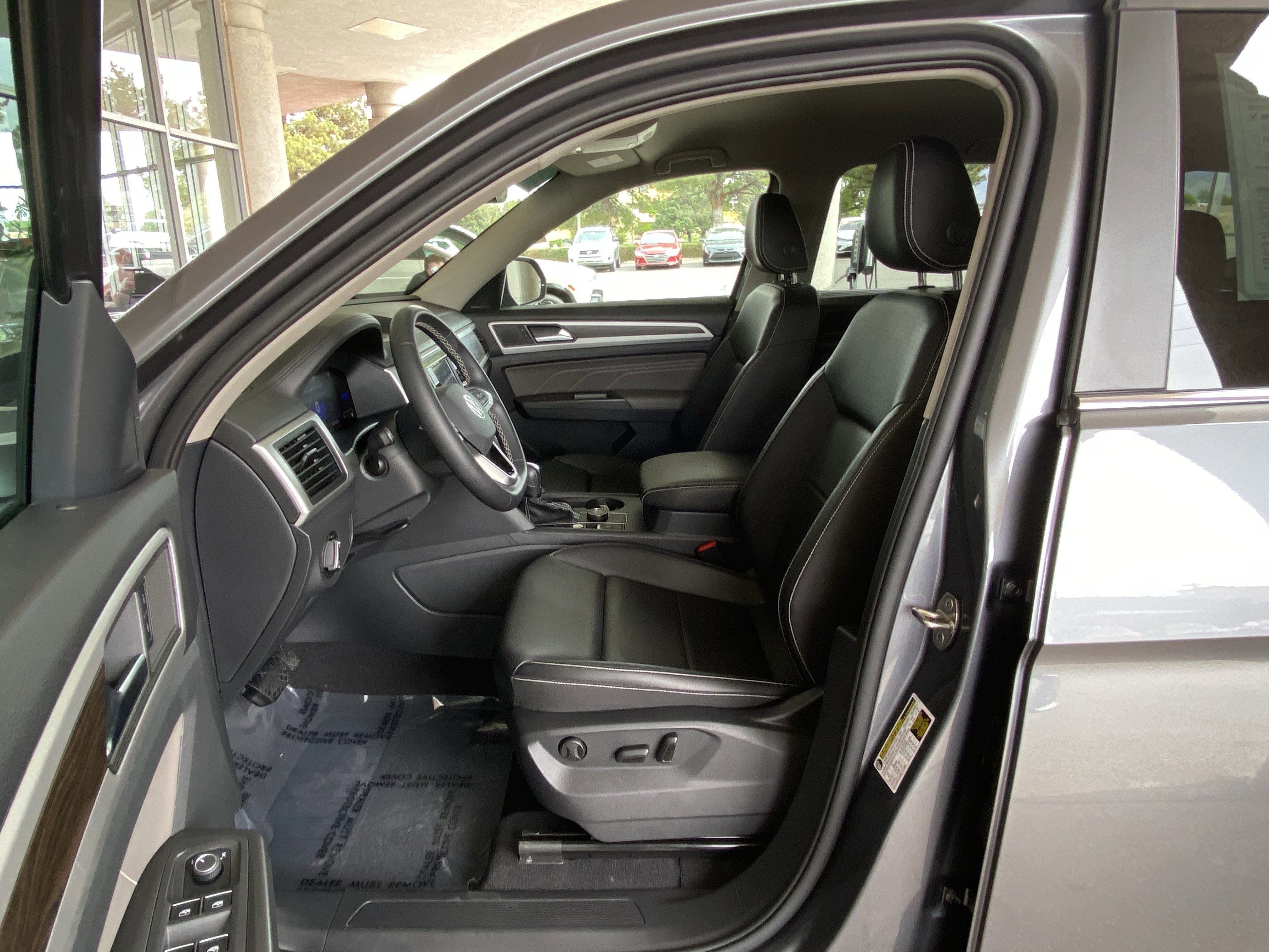 Certified 2023 Volkswagen Atlas SE image 44