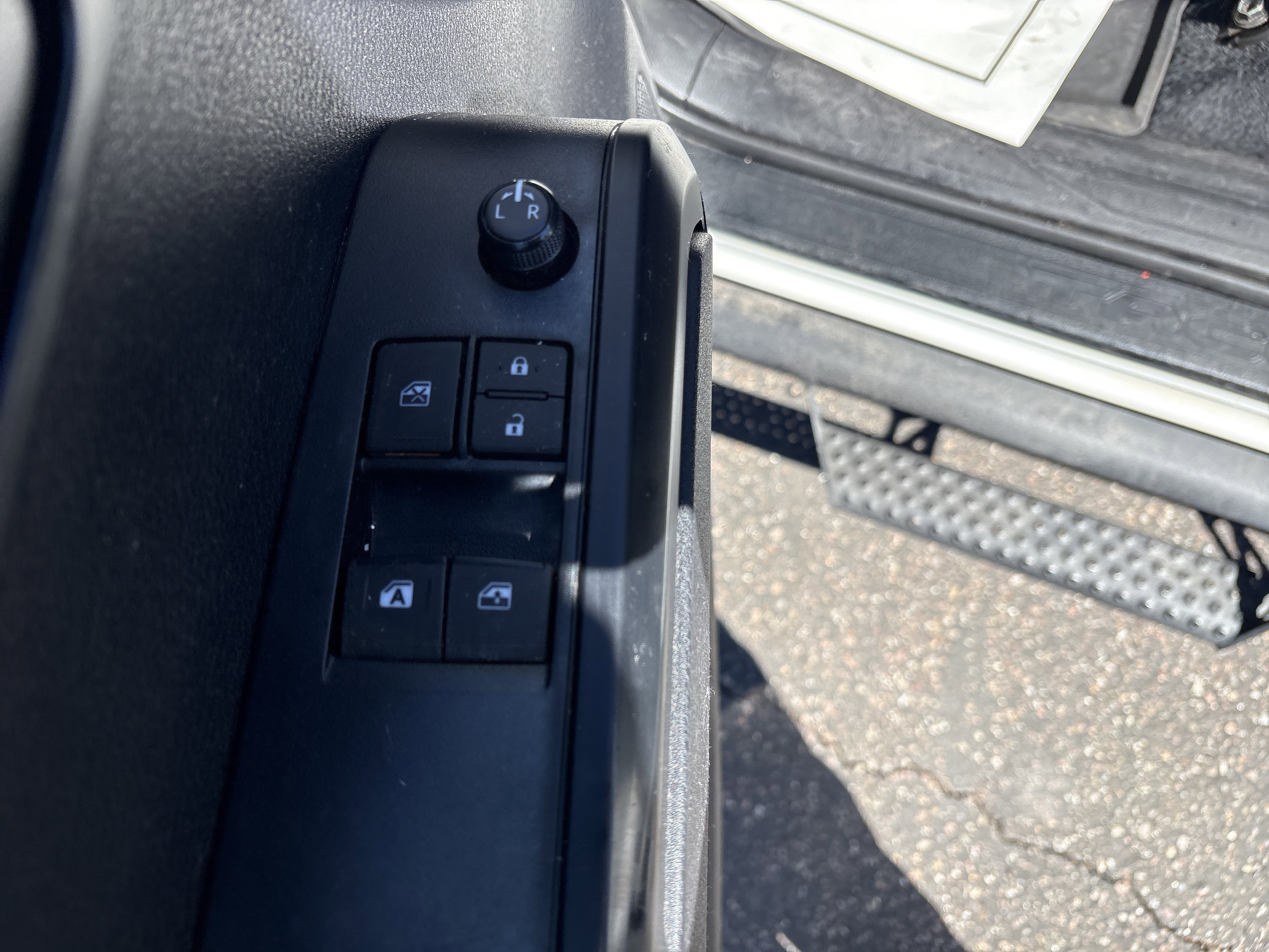 Used 2021 Toyota Tacoma SR w/ SX Package image 17
