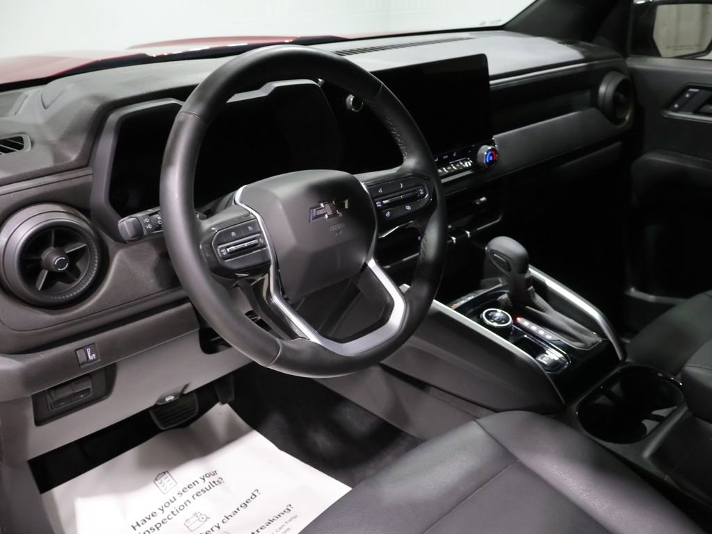 Used 2025 Chevrolet Colorado Trail Boss image 16