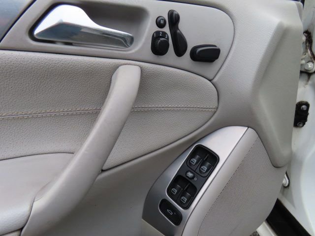 Used 2005 Mercedes-Benz C 320 Sedan image 15