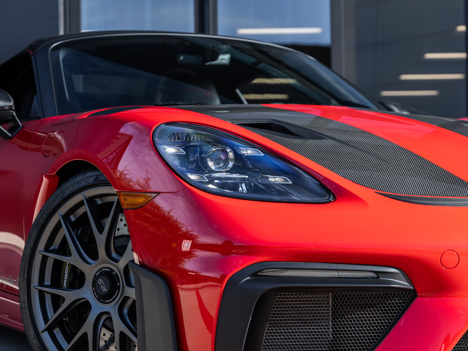 Certified 2025 Porsche 718 Boxster Spyder RS RWD image 26