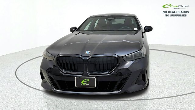 Used 2026 BMW 540i xDrive w/ Executive Package AWD/4WD image 3