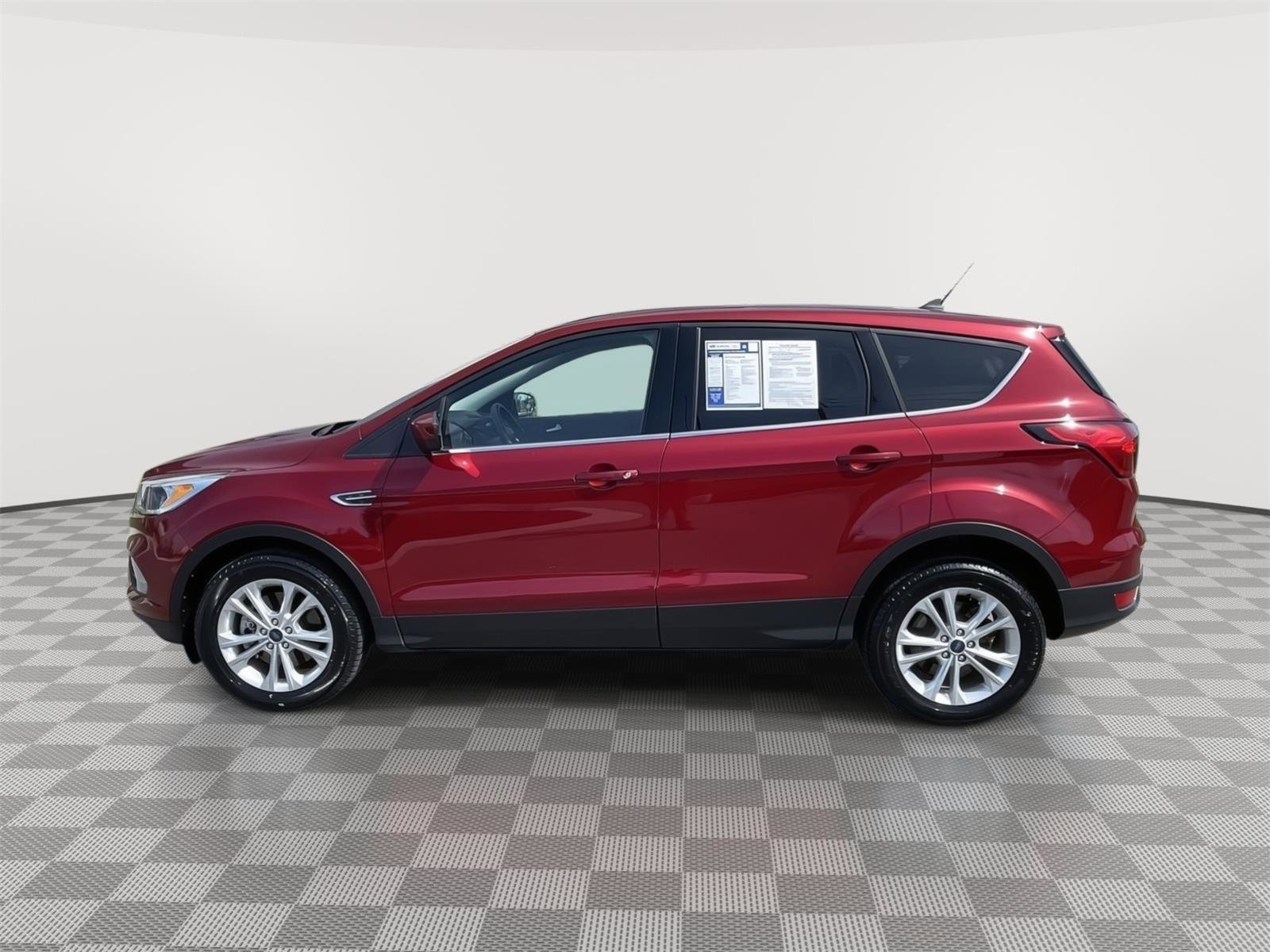 Used 2019 Ford Escape SE image 9