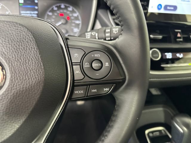 Used 2025 Toyota Corolla SE w/ SE Package image 16