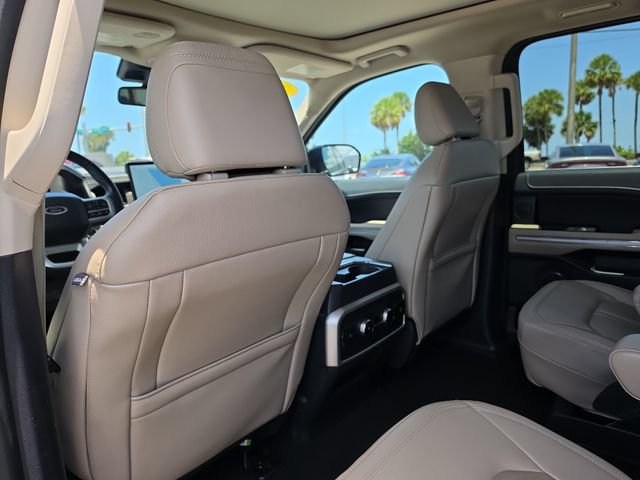 Used 2024 Ford Expedition Limited AWD/4WD image 11