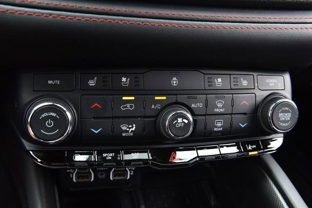 Used 2025 Dodge Durango GT AWD/4WD image 16
