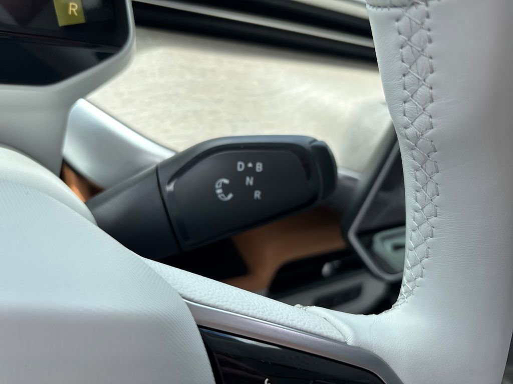 New 2025 Volkswagen ID. Buzz Pro S Plus AWD/4WD image 22