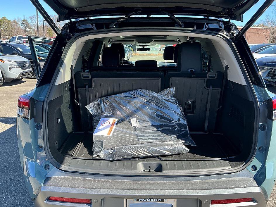 New 2026 Nissan Pathfinder Platinum image 27