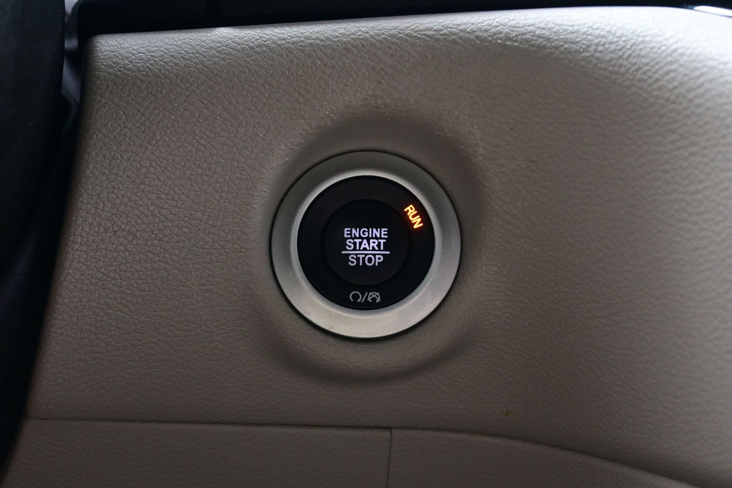 Used 2023 Chrysler Pacifica Touring-L FWD image 26