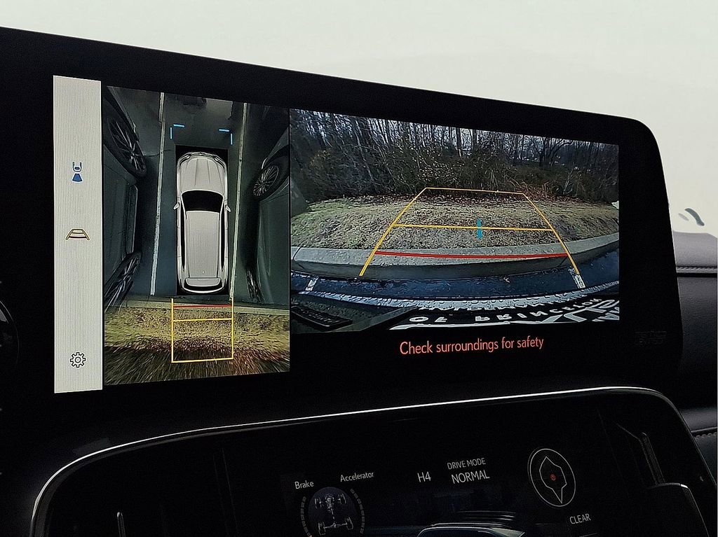 Used 2023 Lexus LX 600 4WD w/ Appearance Package image 27