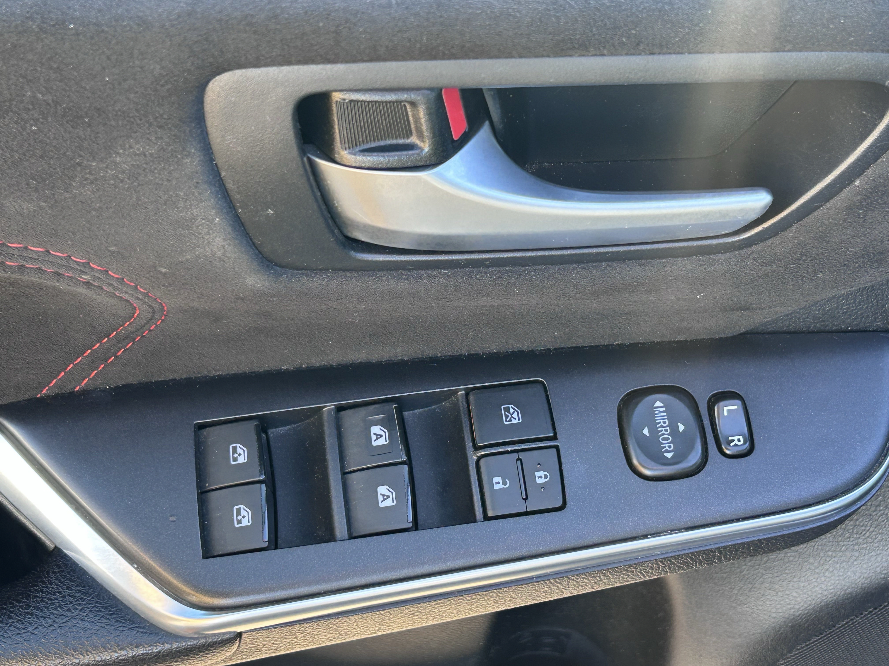 Used 2017 Toyota Camry FWD image 10