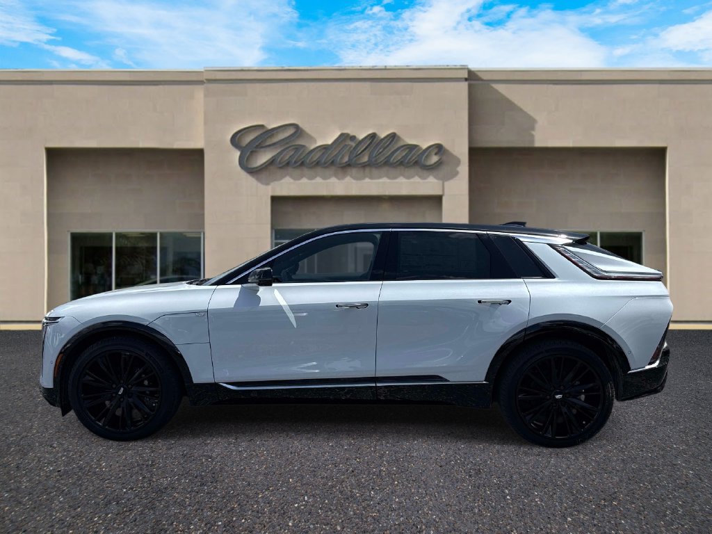 New 2026 Cadillac Lyriq Signature Luxury w/ LPO, Blue Accent Package AWD/4WD image 6
