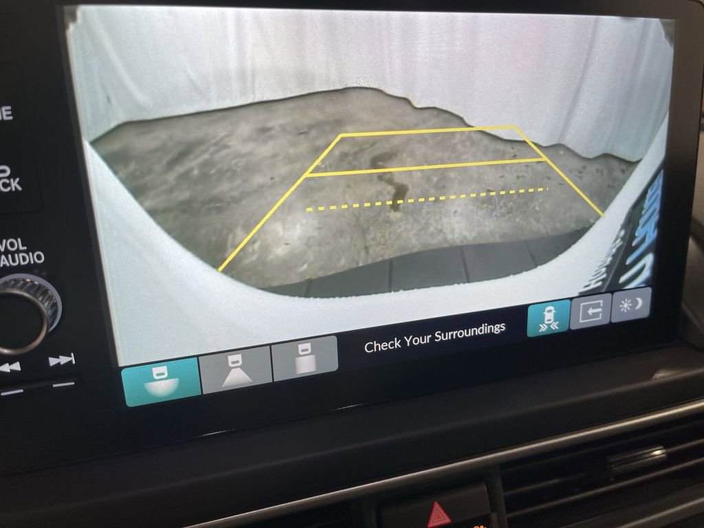 Used 2023 Honda Pilot Touring image 23