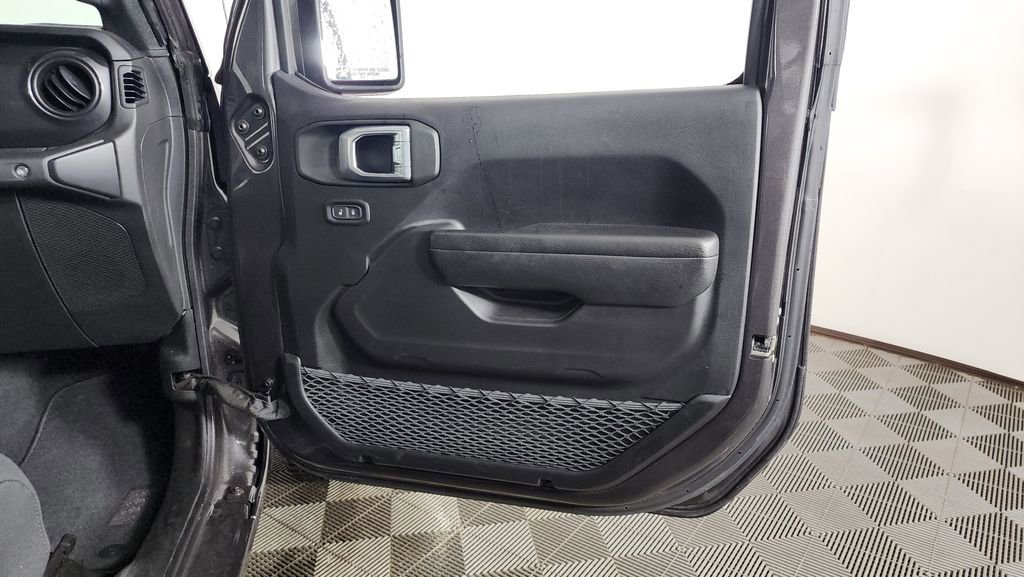 Used 2021 Jeep Wrangler Unlimited Sport image 29