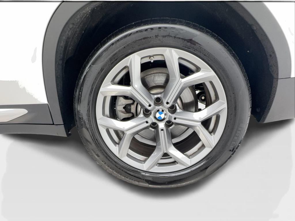 Used 2025 BMW X4 xDrive30i image 12