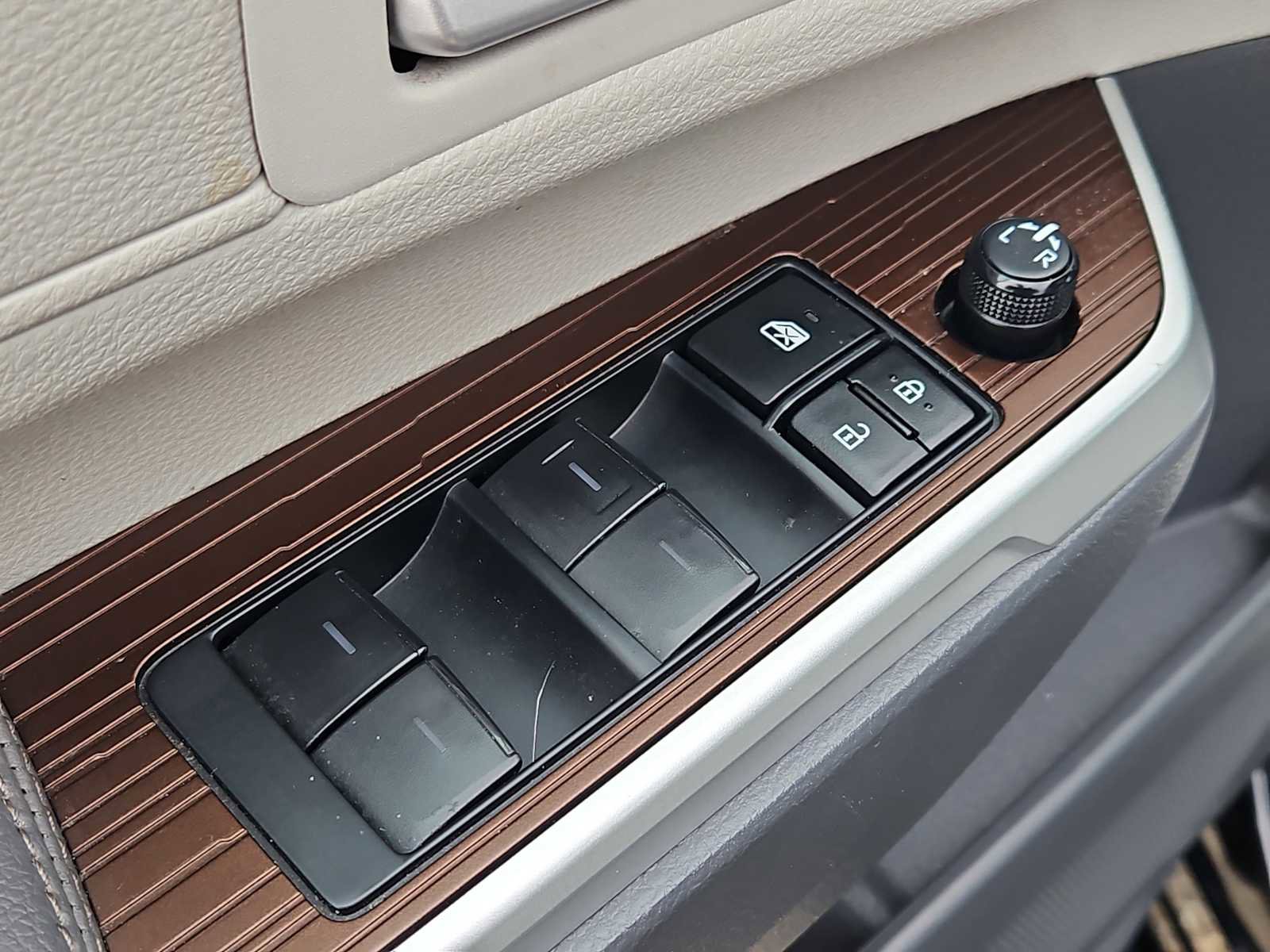 Used 2023 Toyota Sienna XLE w/ XLE Plus Package image 29