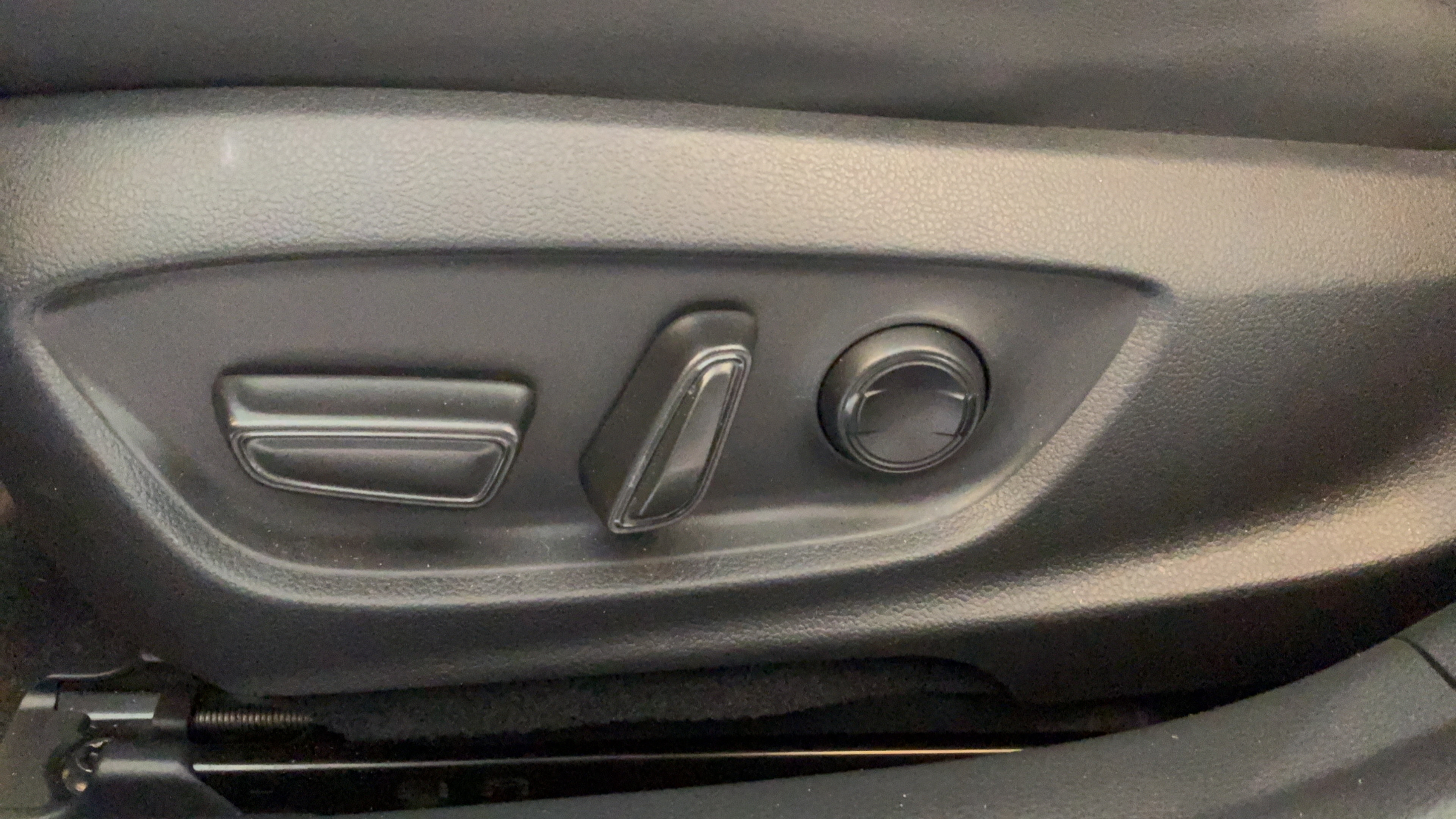 Certified 2025 Toyota Prius XLE FWD image 22