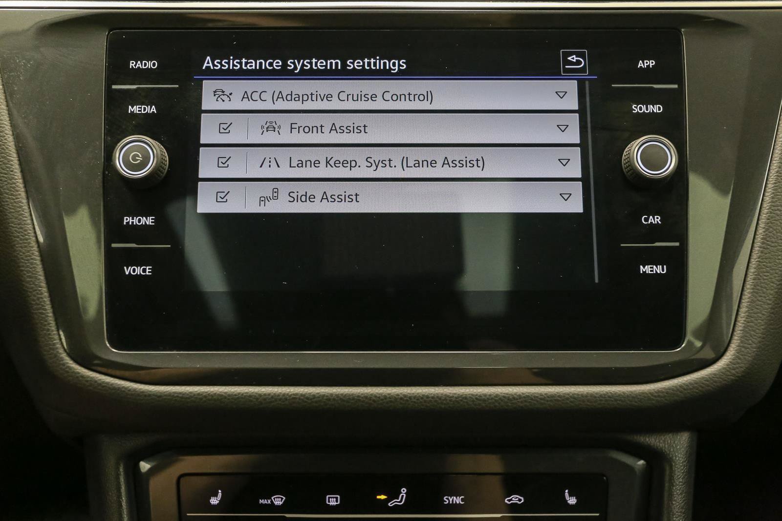 Certified 2023 Volkswagen Tiguan SE AWD/4WD image 34