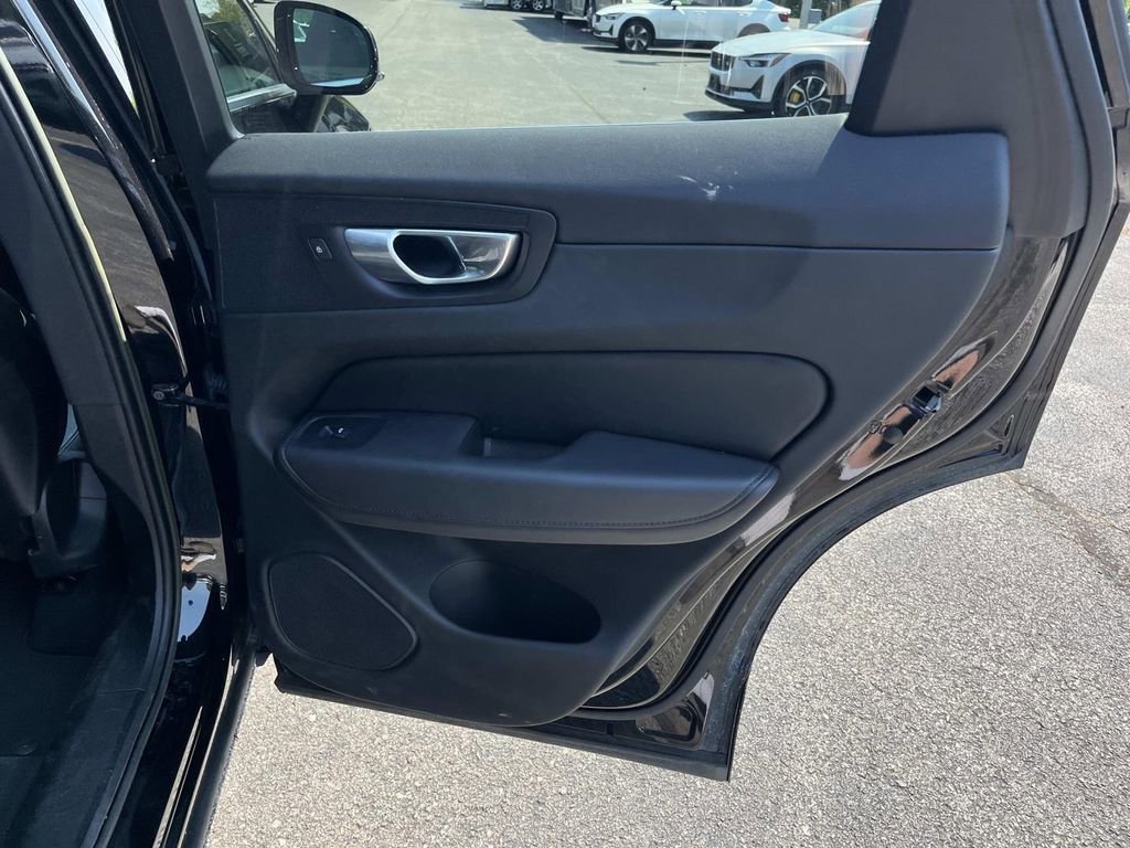 Certified 2023 Volvo XC60 B5 Plus AWD/4WD image 20