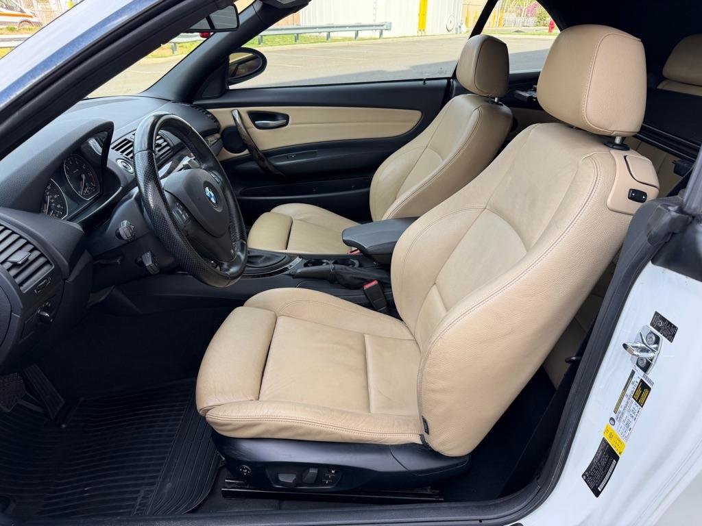 Used 2009 BMW 135i Convertible RWD image 21